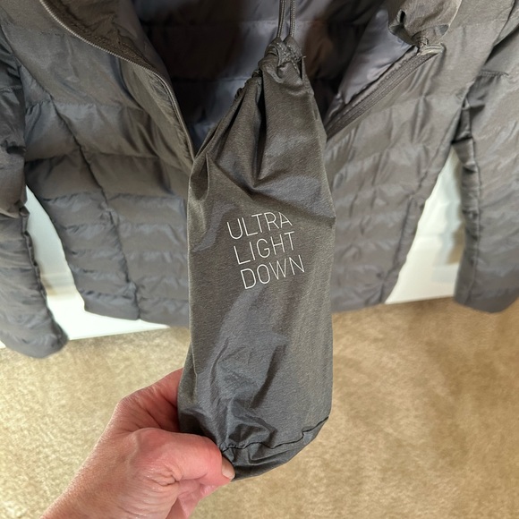 Lightweight gray down jacket - Picture 4 of 6